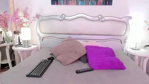 Snapshot of isasaenz_ chatting on December 15, 8:46 pm Isa Saenz online show from December 15, 8:46 pm