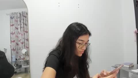 Isa Suarez online show from March 4, 8:59 pm