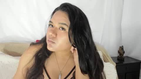 Snapshot of isbelljhs chatting on February 15, 2:30 am Lumi bellx online show from February 15, 2:30 am