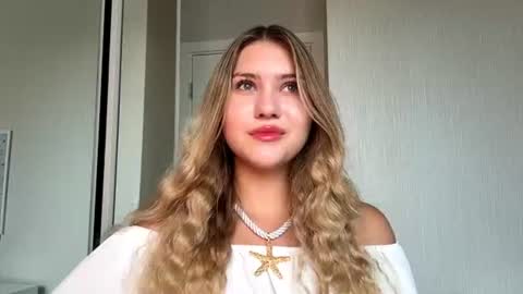 Isel online show from August 5, 11:57 am