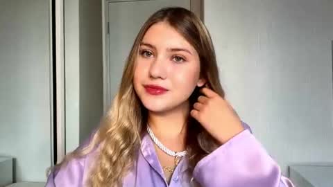 Isel online show from August 7, 10:17 am