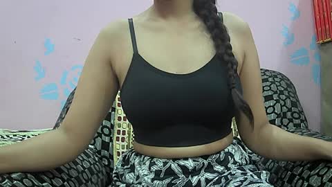 ishika_singh_ online show from March 27, 1:44 am