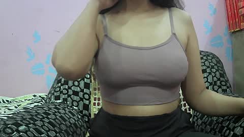 ishika_singh_ online show from April 1, 1:28 am