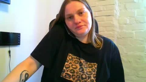 Snapshot of isingle_mom chatting on March 3, 4:29 am isingle_mom online show from March 3, 4:29 am