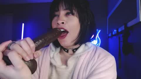 Snapshot of isis_diosa chatting on February 3, 10:54 pm Ana Maria online show from February 3, 10:54 pm