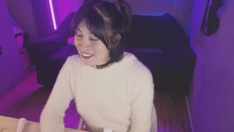 Snapshot of isis_diosa chatting on March 12, 9:35 pm Ana Maria online show from March 12, 9:35 pm