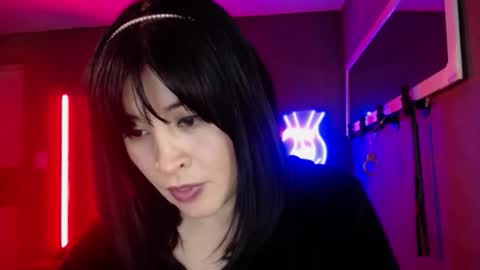 Snapshot of isis_diosa chatting on September 19, 1:29 am Ana Maria online show from September 19, 1:29 am