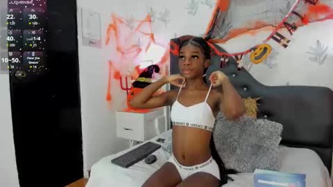 Snapshot of isisbrown_ chatting on October 26, 10:04 pm ISIS online show from October 26, 10:04 pm