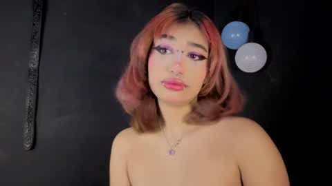 Isisjones18 online show from October 4, 9:40 am