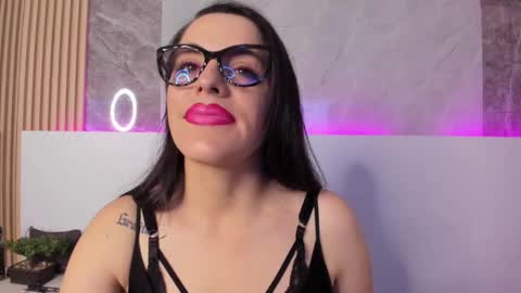 Snapshot of isisnoir chatting on September 19, 7:47 pm Isis Noir online show from September 19, 7:47 pm