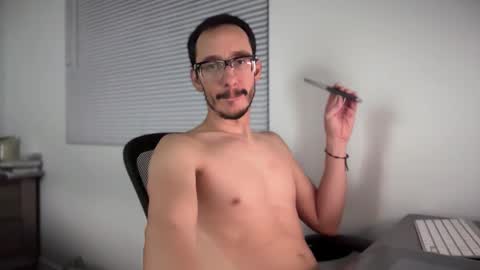 Snapshot of isjustd chatting on December 20, 3:13 am isjustd online show from December 20, 3:13 am