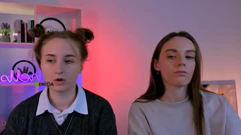 isla_dior online show from October 3, 8:33 am