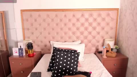 Vanessa online show from March 8, 5:33 pm