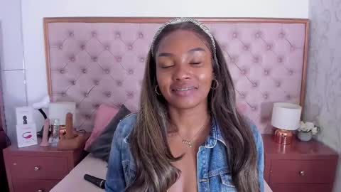 Vanessa online show from November 2, 11:23 am