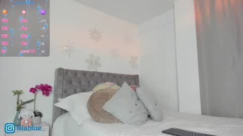 Snapshot of islaa_bluee chatting on June 29, 12:06 am Isla Blue online show from June 29, 12:06 am