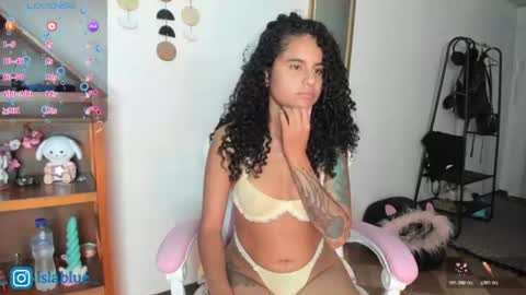 Snapshot of islaa_bluee chatting on July 21, 11:51 pm Isla Blue online show from July 21, 11:51 pm