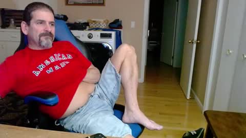 Snapshot of islandguy70 chatting on December 8, 9:57 am Jim online show from December 8, 9:57 am