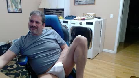Snapshot of islandguy70 chatting on December 27, 2:25 am Jim online show from December 27, 2:25 am