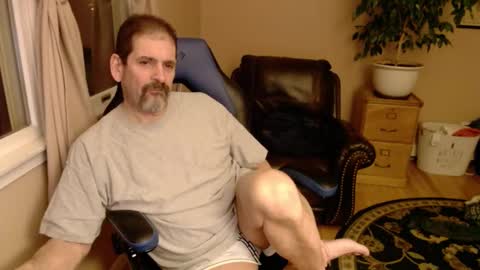 Snapshot of islandguy70 chatting on February 28, 12:43 am Jim online show from February 28, 12:43 am
