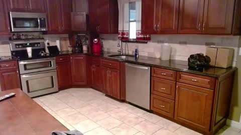 Snapshot of islandguy70 chatting on January 6, 10:01 pm Jim online show from January 6, 10:01 pm