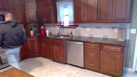 Snapshot of islandguy70 chatting on January 12, 9:42 pm Jim online show from January 12, 9:42 pm