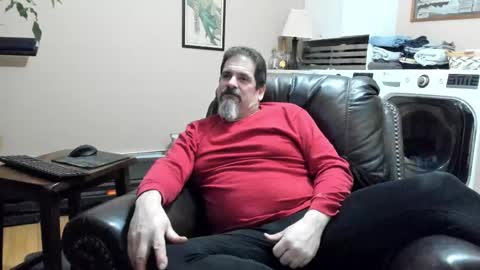 Snapshot of islandguy70 chatting on March 3, 12:17 am Jim online show from March 3, 12:17 am