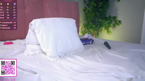 Snapshot of islandladies chatting on February 24, 9:41 pm Im Eva Lovense is activeThere are legends that in this room all your wishes can come true Private is Open online show from February 24, 9:41 pm