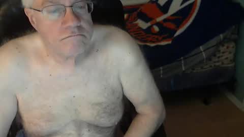 Snapshot of islesman22 chatting on February 25, 10:36 am islesman22 online show from February 25, 10:36 am