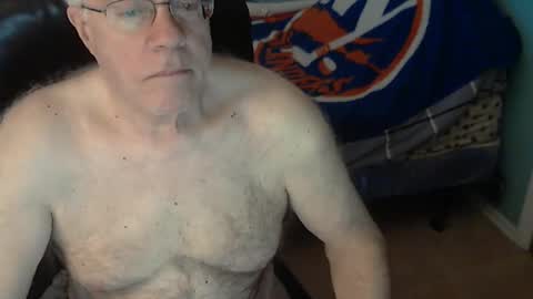 Snapshot of islesman22 chatting on March 1, 11:23 am islesman22 online show from March 1, 11:23 am