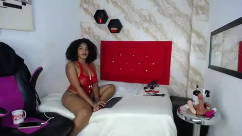 Snapshot of issa__love chatting on November 21, 12:37 pm issa online show from November 21, 12:37 pm