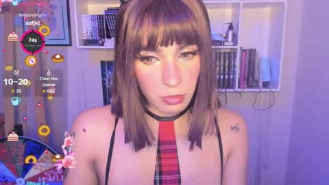 Snapshot of issa_latin chatting on October 2, 5:03 am INSTAGRAM issabella18 TWITTER issa latin online show from October 2, 5:03 am