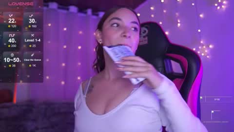 ISSA  online show from November 5, 11:16 pm