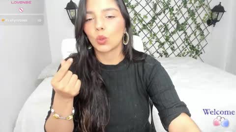 Issa  online show from March 6, 11:34 pm