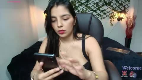 Issa  online show from May 25, 3:07 pm