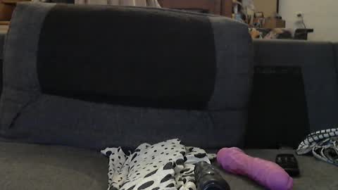 Snapshot of issazorro chatting on February 6, 6:29 am issazorro online show from February 6, 6:29 am