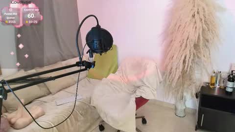 Iseey online show from February 19, 3:13 am