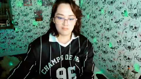 Yiz online show from May 16, 12:18 am