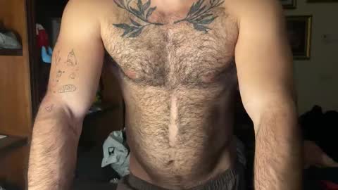 Snapshot of italian_stallion_big chatting on February 6, 6:55 pm italian_stallion_big online show from February 6, 6:55 pm