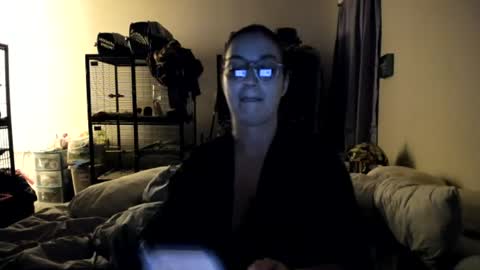 Snapshot of italiana25 chatting on June 22, 3:25 am Bella Bloom online show from June 22, 3:25 am
