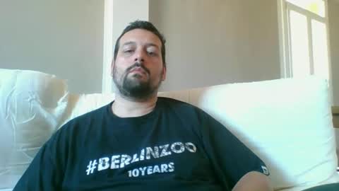 Snapshot of italianbigboy932 chatting on April 25, 3:20 pm italianbigboy932 online show from April 25, 3:20 pm