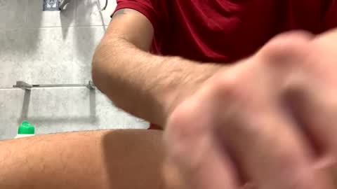 Snapshot of italianbigcock91 chatting on November 16, 7:47 am italianbigcock91 online show from November 16, 7:47 am