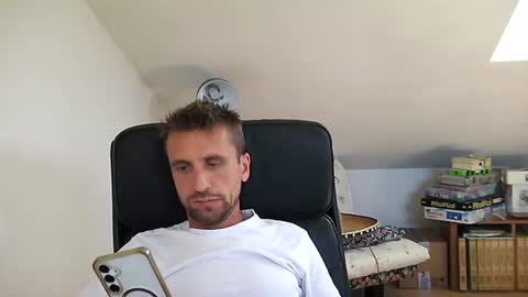 Snapshot of italiano116116 chatting on July 7, 1:37 pm italiano116116 online show from July 7, 1:37 pm