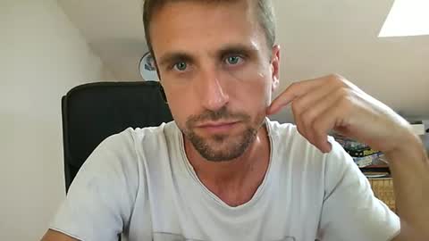 Snapshot of italiano116116 chatting on July 14, 1:06 pm italiano116116 online show from July 14, 1:06 pm