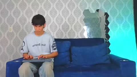 Snapshot of ithan_salvatore chatting on March 11, 1:12 pm Ithan and Friends online show from March 11, 1:12 pm