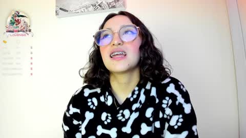 Snapshot of its__angelica_ chatting on December 28, 10:44 pm Angelica online show from December 28, 10:44 pm