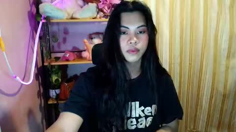 its_chloe20 online show from June 10, 1:21 pm