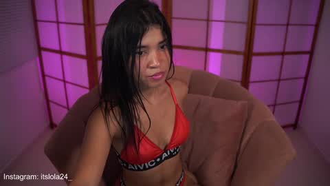 Snapshot of its_lola chatting on January 21, 3:26 am   online show from January 21, 3:26 am