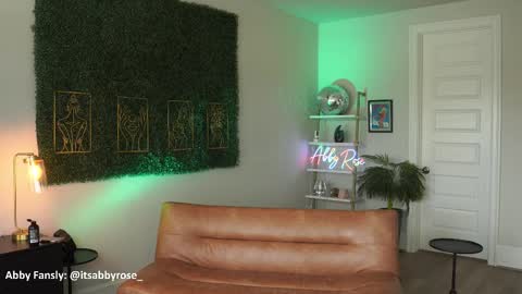 Snapshot of itsabbyrose_ chatting on November 17, 3:18 pm Abby Rose online show from November 17, 3:18 pm