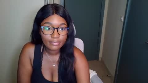 Snapshot of itsanna_b chatting on July 2, 2:22 am itsanna_b online show from July 2, 2:22 am