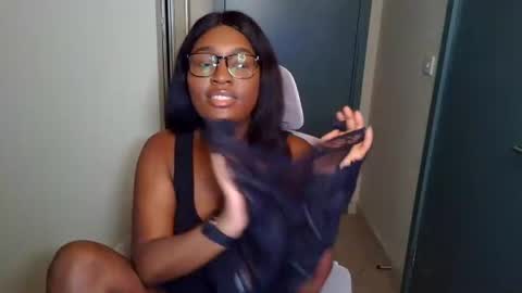 Snapshot of itsanna_b chatting on July 2, 3:23 am itsanna_b online show from July 2, 3:23 am